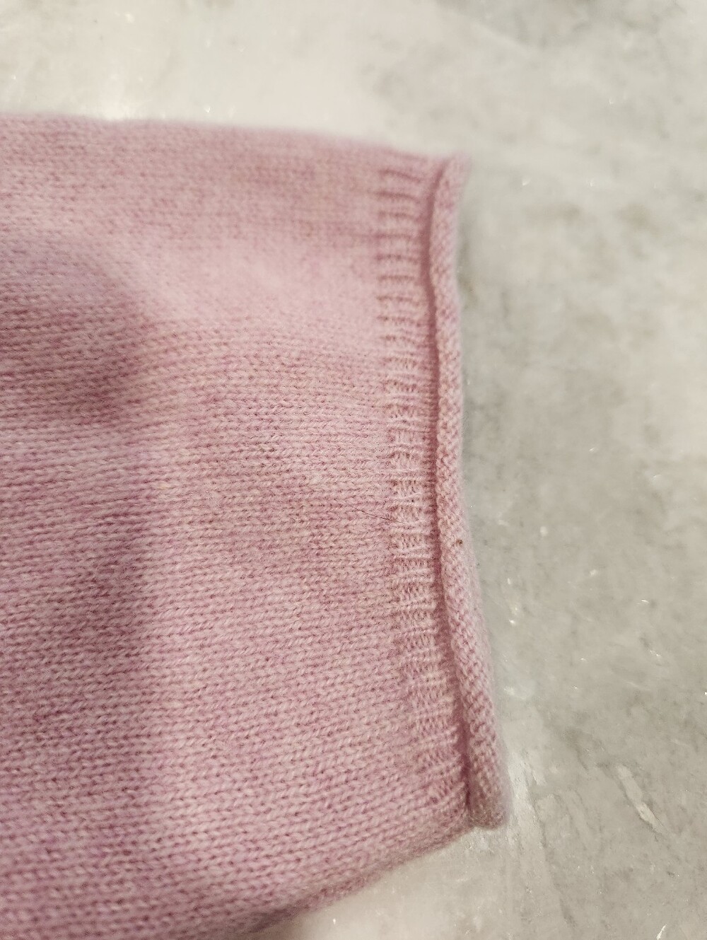 L.L. Bean Light Pink Crewneck Cashmere Sweater - Picture 7 of 8